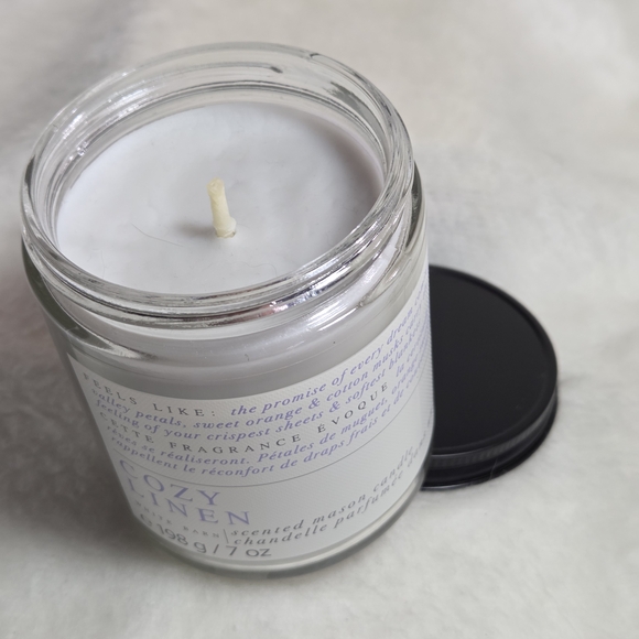 White Barn Cozy Linen Single Wick 7oz Candle - Picture 3 of 3